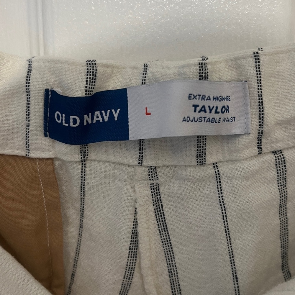 OLD NAVY Women’s White Striped Linen Blend Extra High Rise Taylor Shorts NEW - Picture 4 of 6